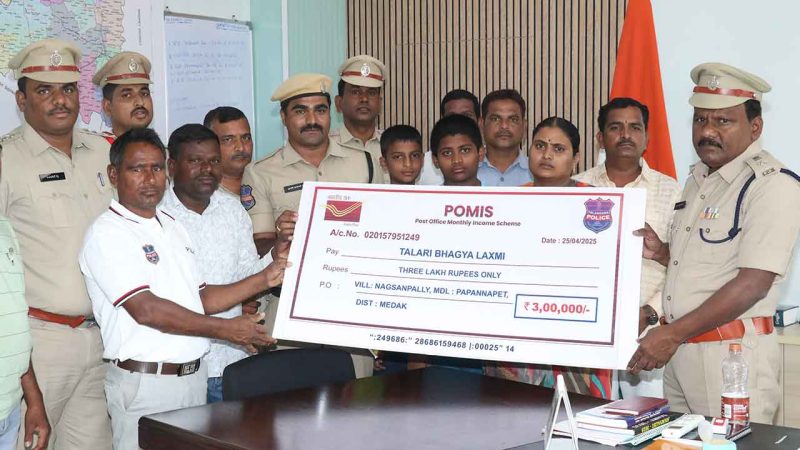 Telangana: Medak Police donate Rs 3 lakh to home guard’s family