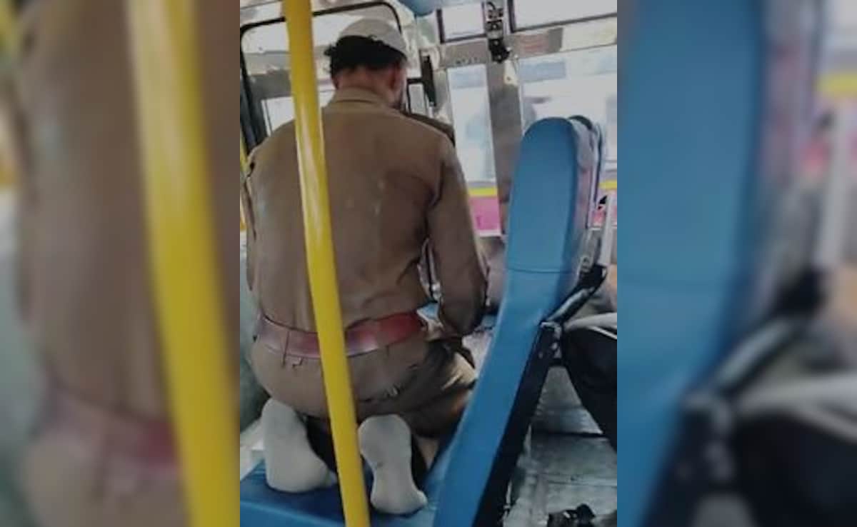 Video: Karnataka Driver Stops Bus To Offer Namaz, Probe Ordered