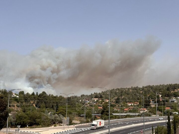 Massive fire breaks out in Al-Quds