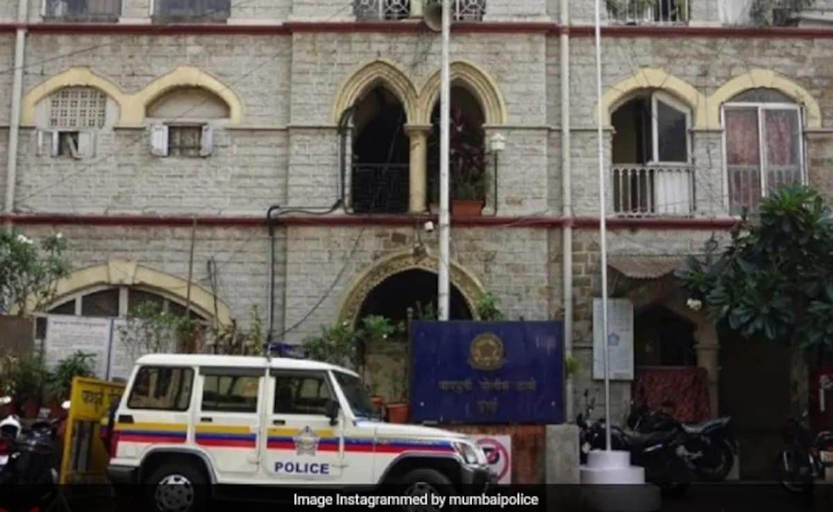 Mumbai Police Receive Hoax Bomb Threat To Blow Up Airport, Taj Hotel