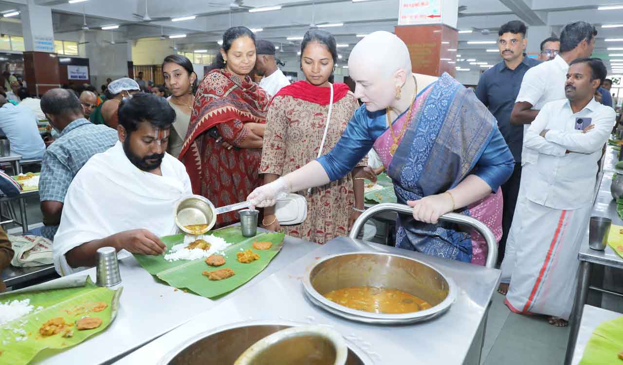 Pawan Kalyan’s wife Anna Lezhneva offers prayers at Tirumala; donates Rs 17 lakh to temple trust