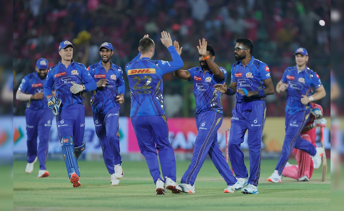"MI Are Close But…": Gavaskar Backs This Team To Lift IPL 2025 Title
