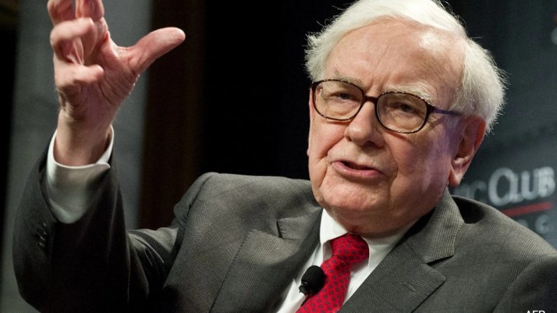 Warren Buffett Hands Successor Greg Abel A Giant Cash Pile, Many Questions