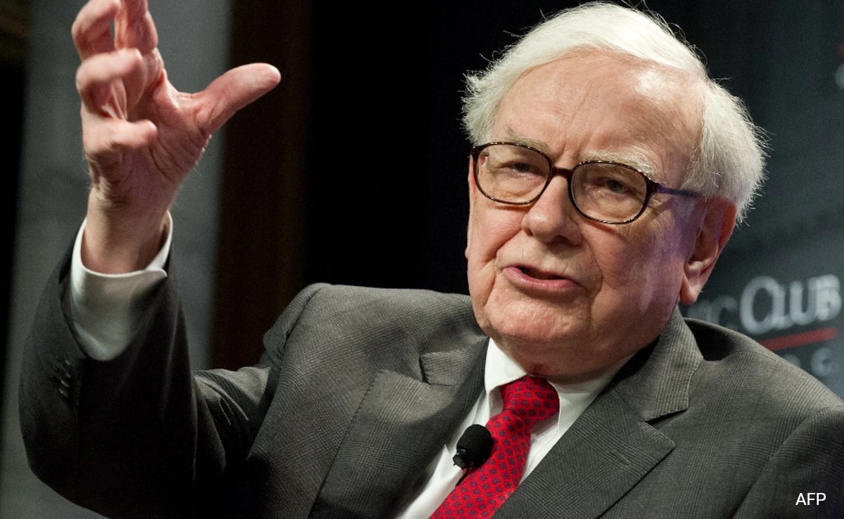 Warren Buffett Hands Successor Greg Abel A Giant Cash Pile, Many Questions