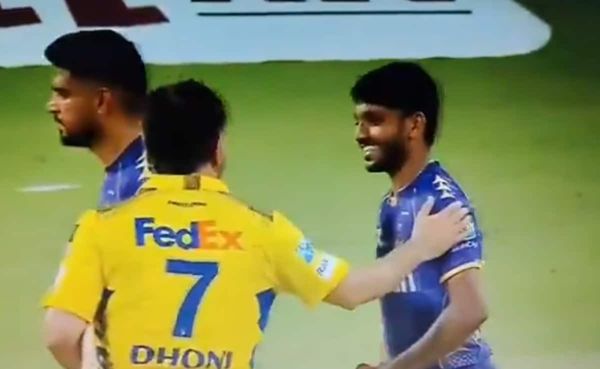 Watch: MS Dhoni's Post-Match Gesture For KKR Youngster Breaks Internet