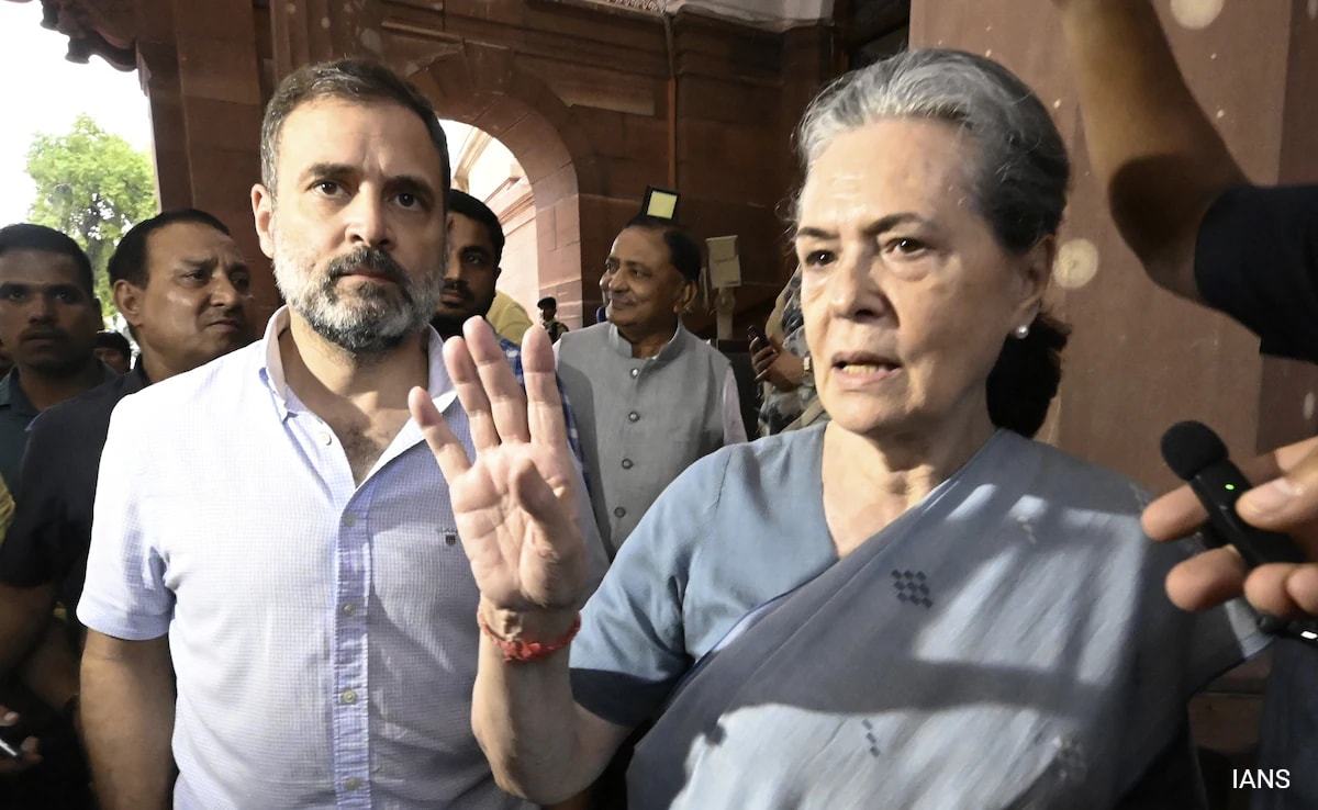 Sonia, Rahul Gandhi Get Delhi Court Notice In National Herald Case