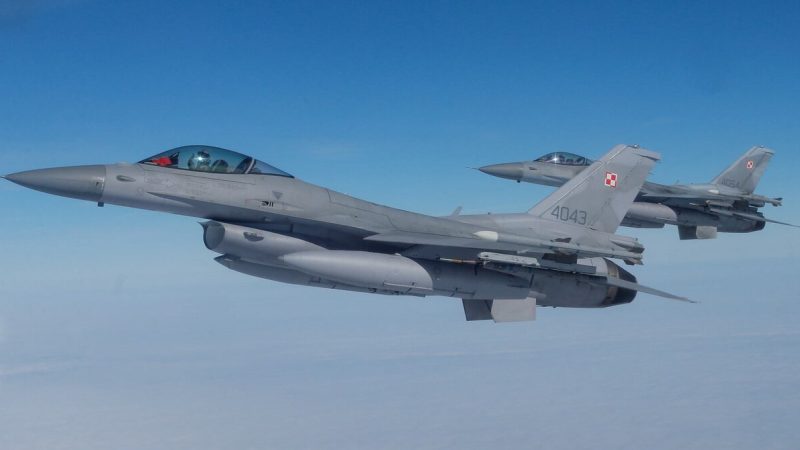 US approves 310 mn of F-16 training package for Ukraine