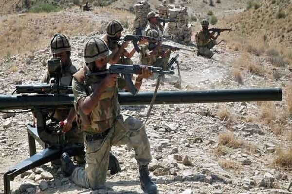 Gunmen kill four in attack on Pakistani checkpoint