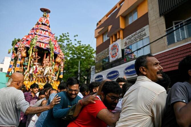 Over 60 killed,  injured in stampede at India's Goa temple