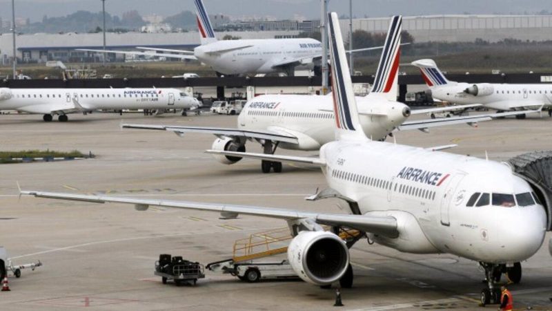 Intl. airlines cancel flights to Israel after Yemen's attacks