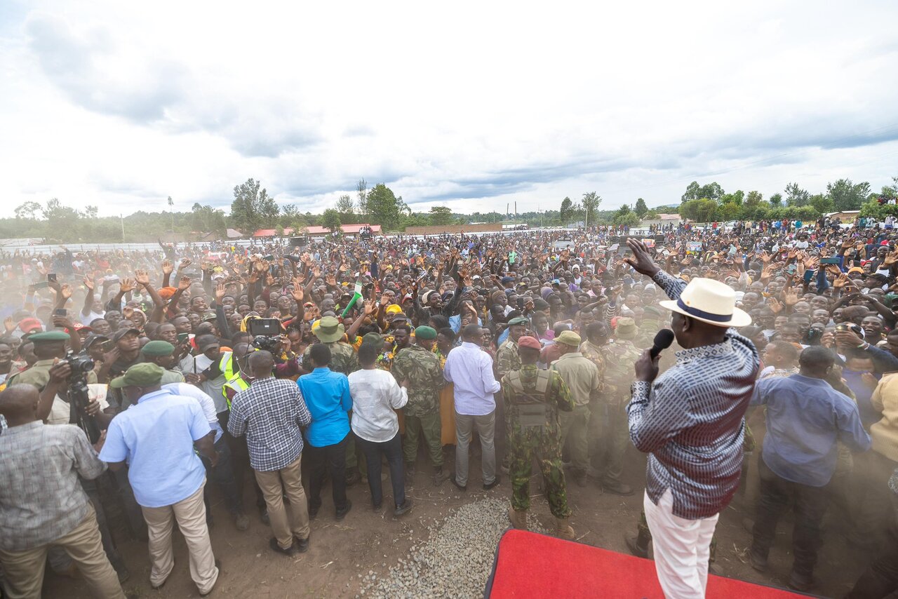 VIDEO: Shoe thrown at Kenya's President Ruto during rally
