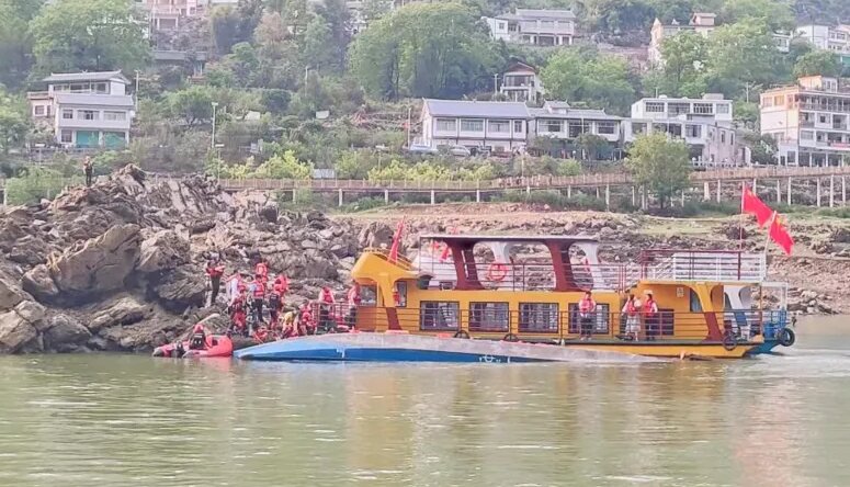 Ten dead after tourist boats capsize in China (+VIDEO)
