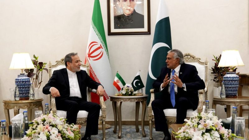 Iran, Pakistan FMs hold talks in Islamabad