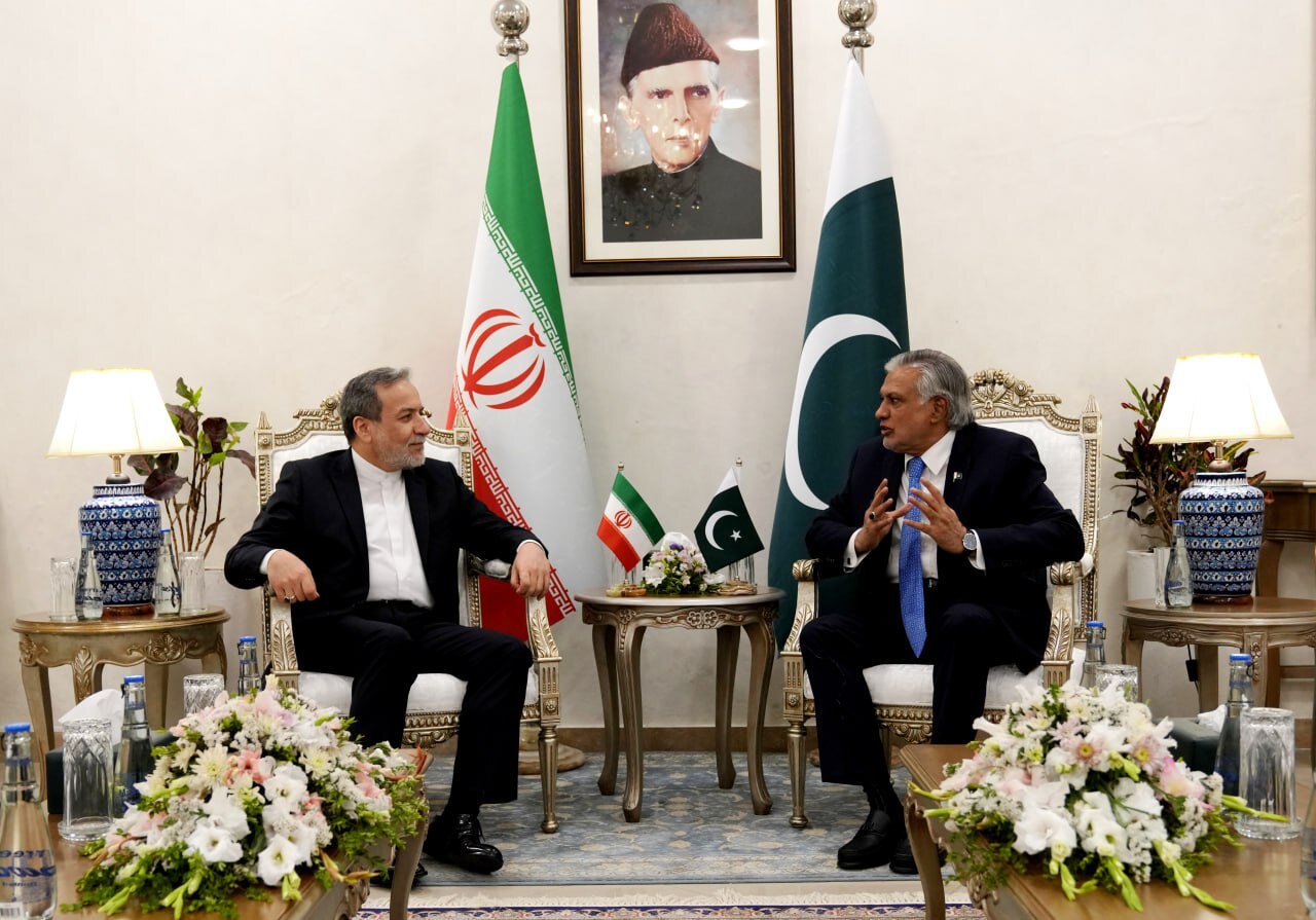 Iran, Pakistan FMs hold talks in Islamabad