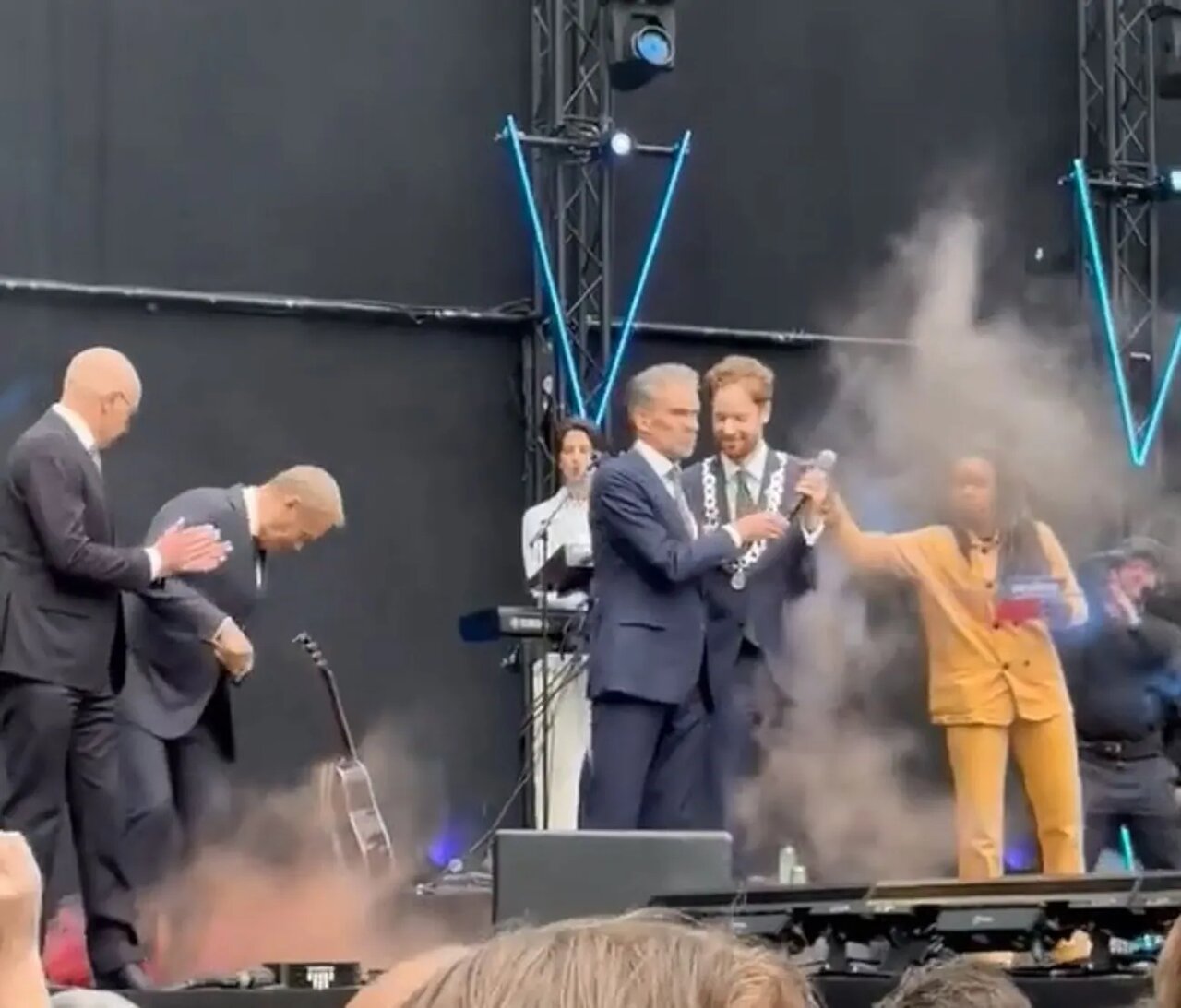 A smoke bomb thrown at Tusk feet in memorial events in Dutch