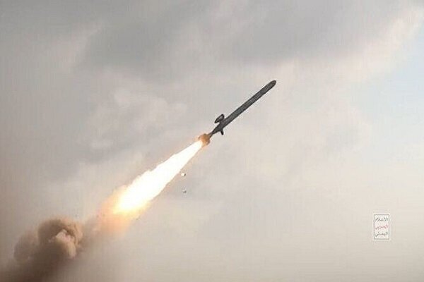 Yemeni forces fire missile towards occupied territories