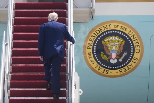 US President arrives in Saudi Arabia