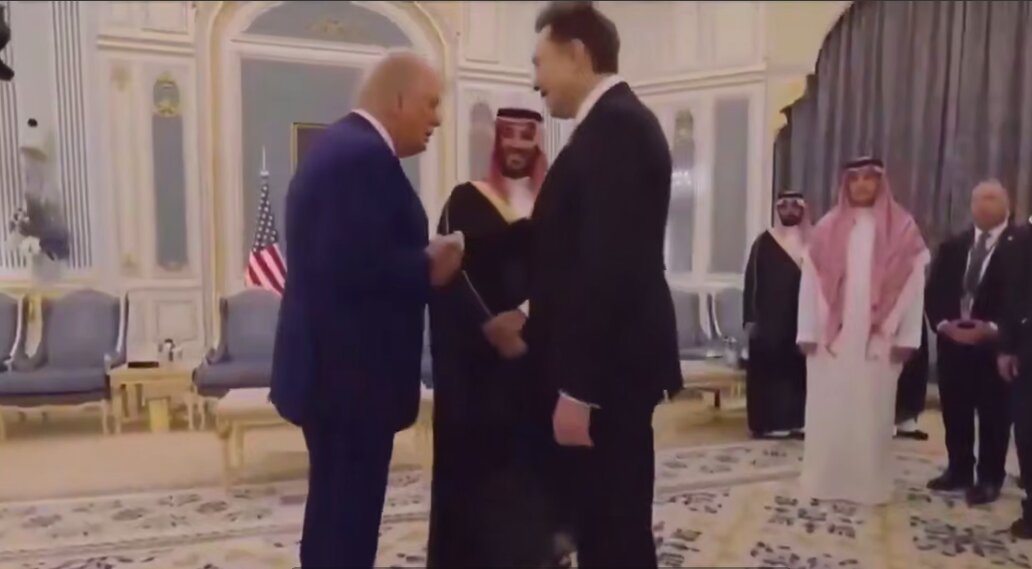VIDEO: Elon Musk cozies up to MBS, Trump