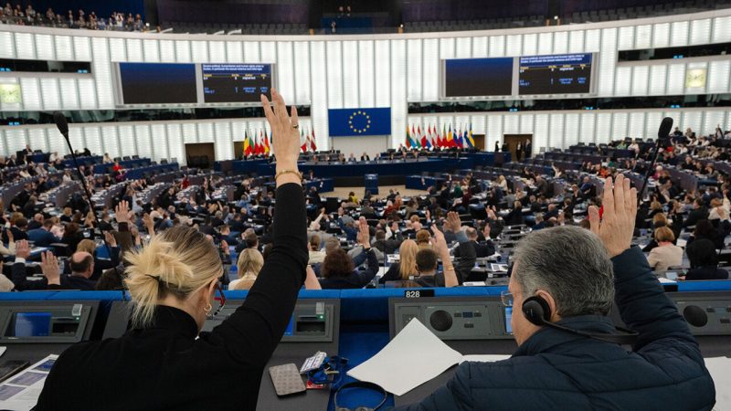 EU approves new package of sanctions against Russia