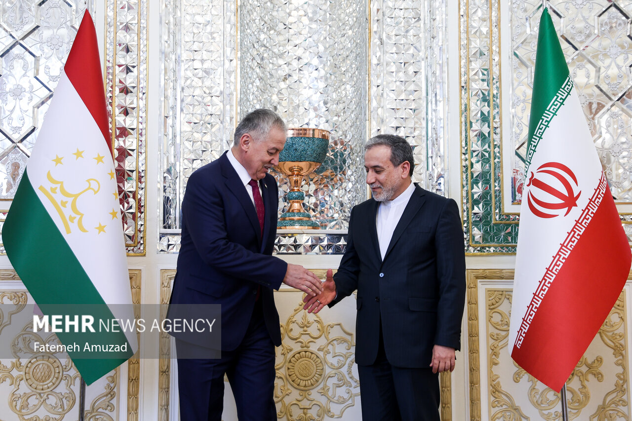 VIDEO: Araghchi receives Tajikistan FM for meeting