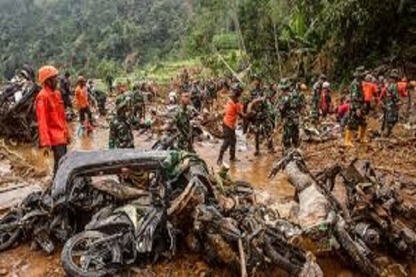 Indonesia searches for 19 after landslide at gold mine