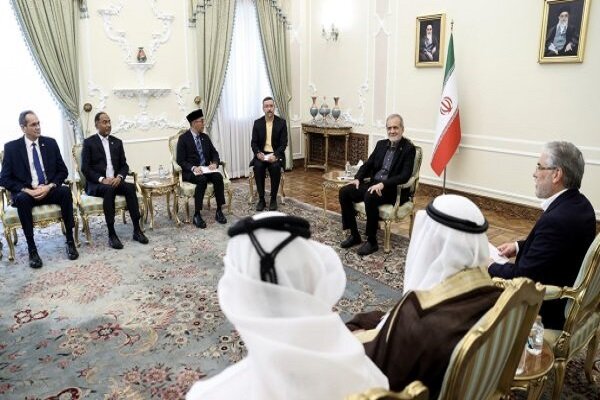 Academics should collaborate in solving Islamic world issues