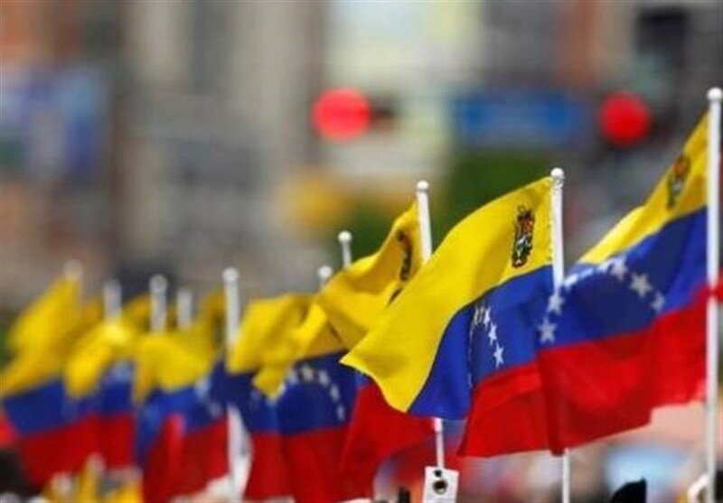 Venezuela suspends flights to, from Colombia over bomb plot