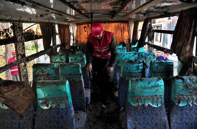 Dozens killed, injured in Pakistan school bus attack (+VIDEO)