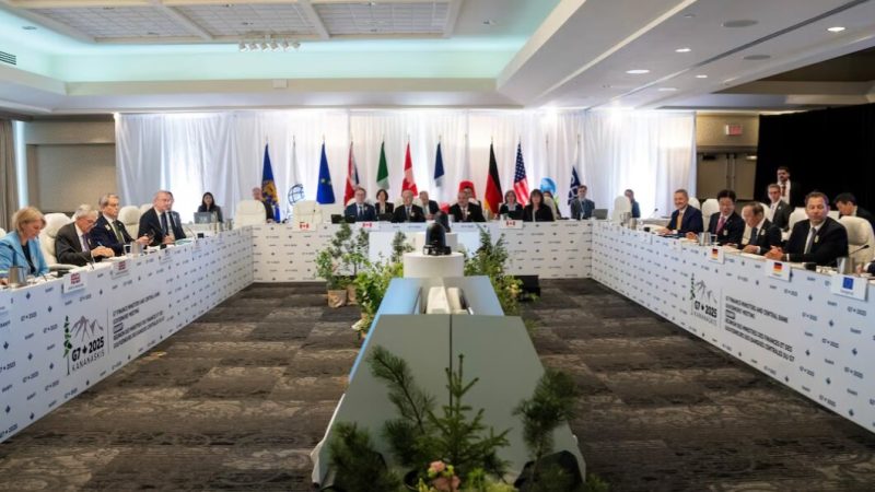G7 considers Russia sanctions, vows to tackle imbalances