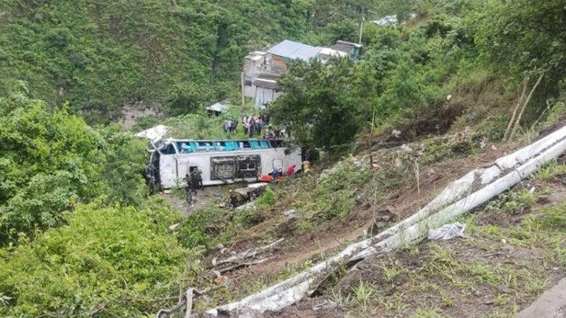 Ten people died in Colombia in university bus crash