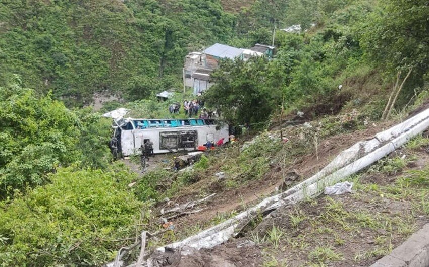 Ten people died in Colombia in university bus crash