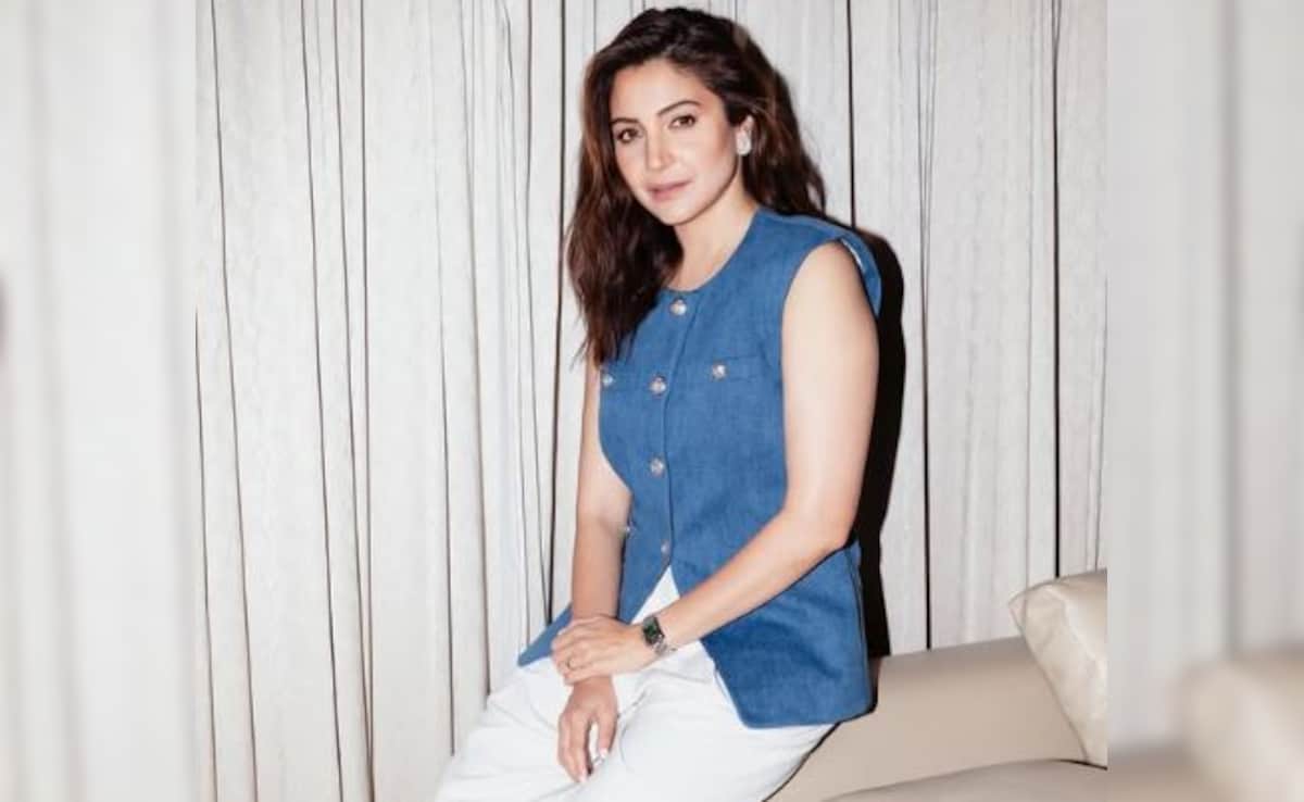 Anushka Reacts To A Post Saying, "Actors, Cricketers Are Not Real Heroes"