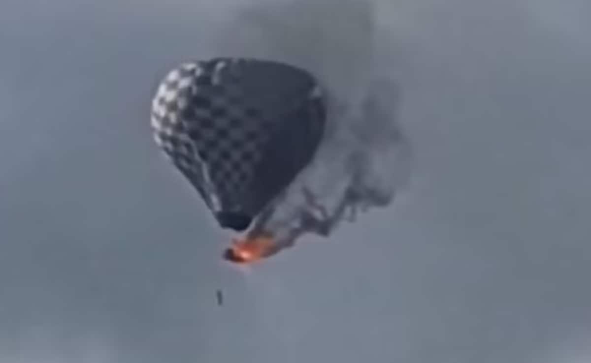 Horror As Man Falls to His Death From Burning Hot Air Balloon In Mexico