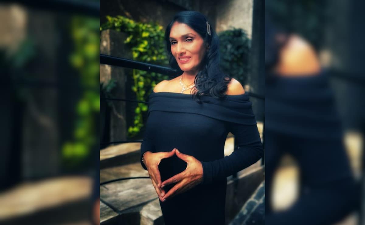 After Paresh Rawal, Anu Aggarwal Claims She Drank Her Urine: 'It's Amrit"