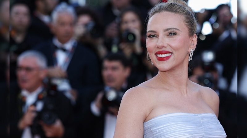 Cannes: Scarlett's Directorial Debut Gets 5-Minute Standing Ovation