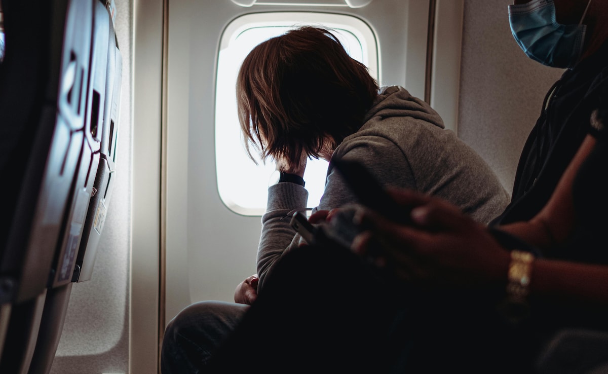 5 Genius Ways To Stay Calm On A Flight If You Are A Nervous Flyer