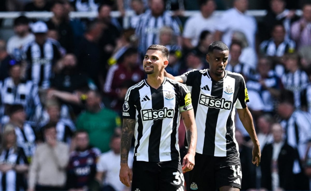 Premier League Top-Five Hopefuls Battle For Champions League Riches