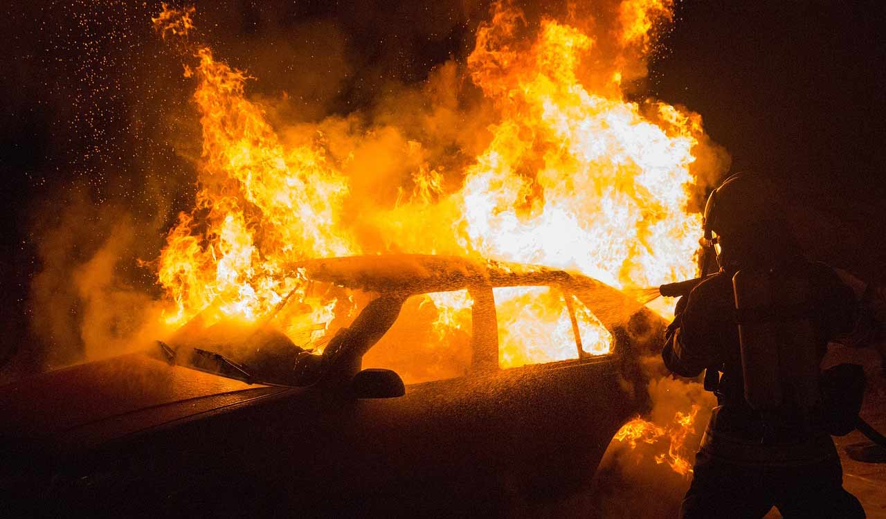 Hyderabad: Van gutted after hitting high-tension wire in Santoshnagar