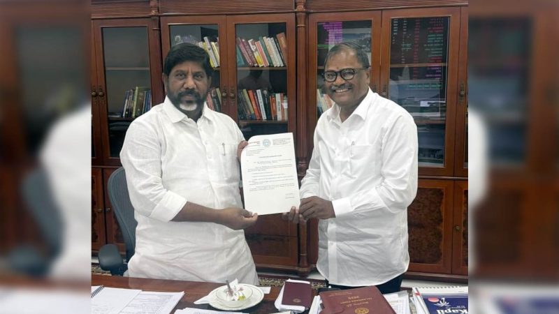 MLC Komuraiah urges Mallu Bhatti Vikramarka to address pending financial issues of teachers