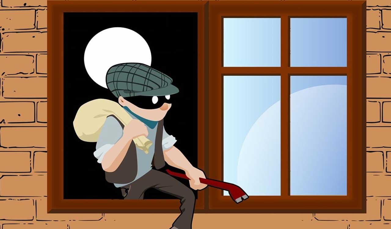 Hyderabad: Burglars strike house in Chaderghat, make off with valuables