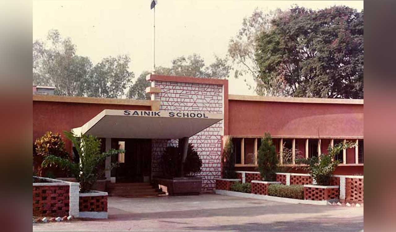 BRS demands restoration of Telangana quota in Sainik schools located in Andhra Pradesh