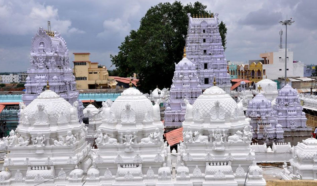 Sircilla: People oppose proposed closure of Vemulawada temple
