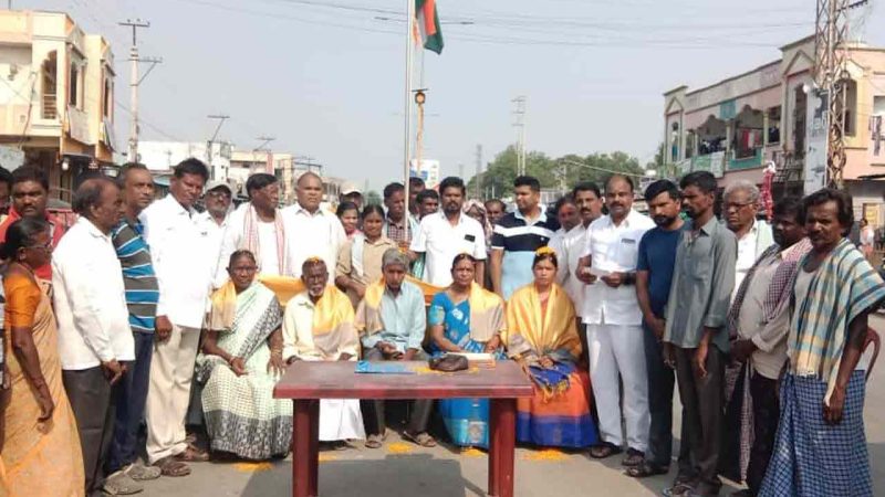 Tripuraram village in Telangana’s Nalgonda honours parents of soldiers