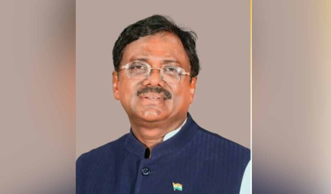 Telangana: INTUC urges Congress to suspend Chennur MLA Vivek’s family from party