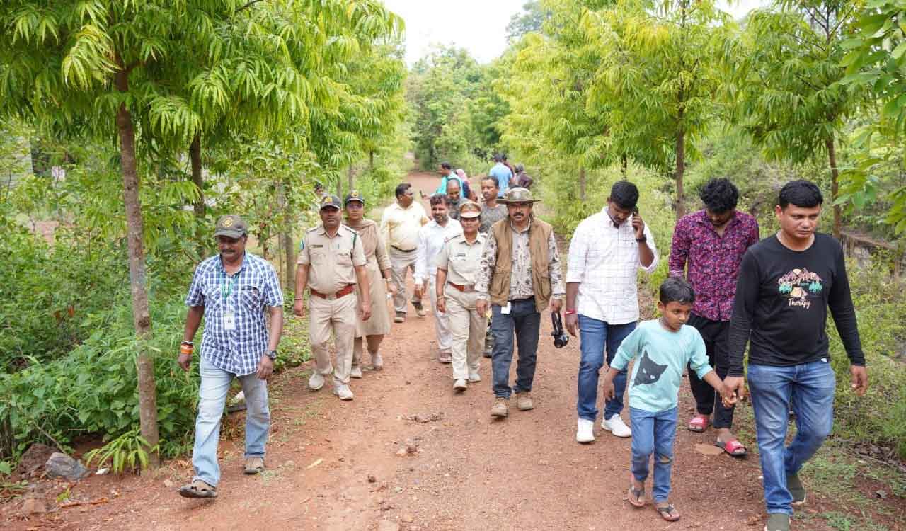 Bird walk, photo expo mark Biodiversity Day in Telangana’s Warangal