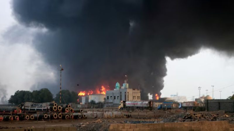 One killed, 9 injured in Israeli airstrikes on Yemen’s western seaports
