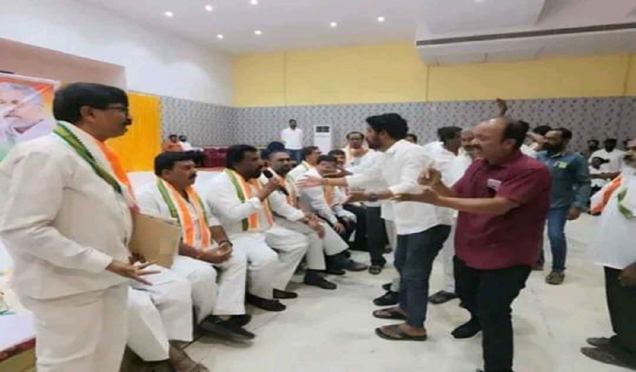 Telangana: Jagtial Congress leaders clash with each other