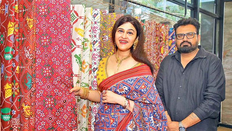 Hyderabad: D Sons Patola Art Exhibition kicks off
