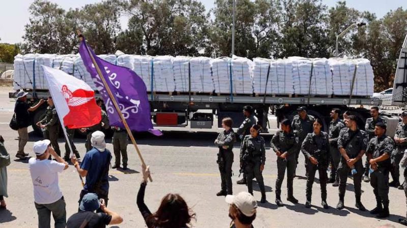 Israeli settlers block aid trucks to Gaza amid growing famine fears
