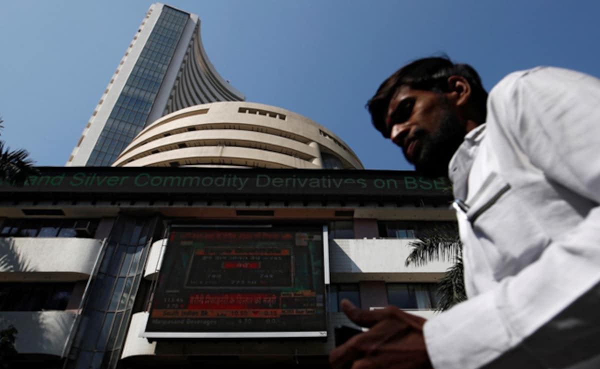 Sensex, Nifty Open Flat: Midcap Stocks Effects Amid Mixed Global Cues